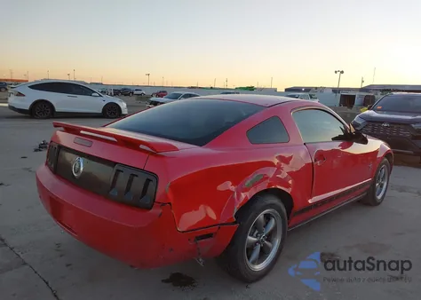 2006 Ford Mustang V6 z USA, uszkodzony, nr VIN 1ZVFT80N765177424